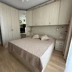 2 Bedroom Komplex Andalusia Elenite With Terrasa And Sea 아파트