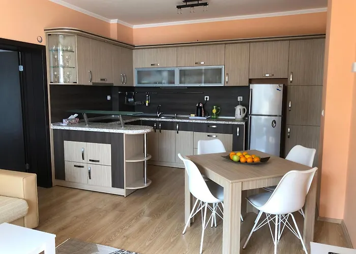 2 Bedroom Komplex Andalusia Elenite With Terrasa And Sea Apartamento