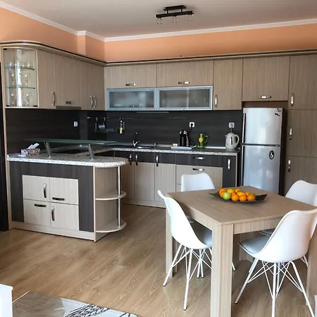 2 Bedroom Komplex Andalusia Elenite With Terrasa And Sea アパート